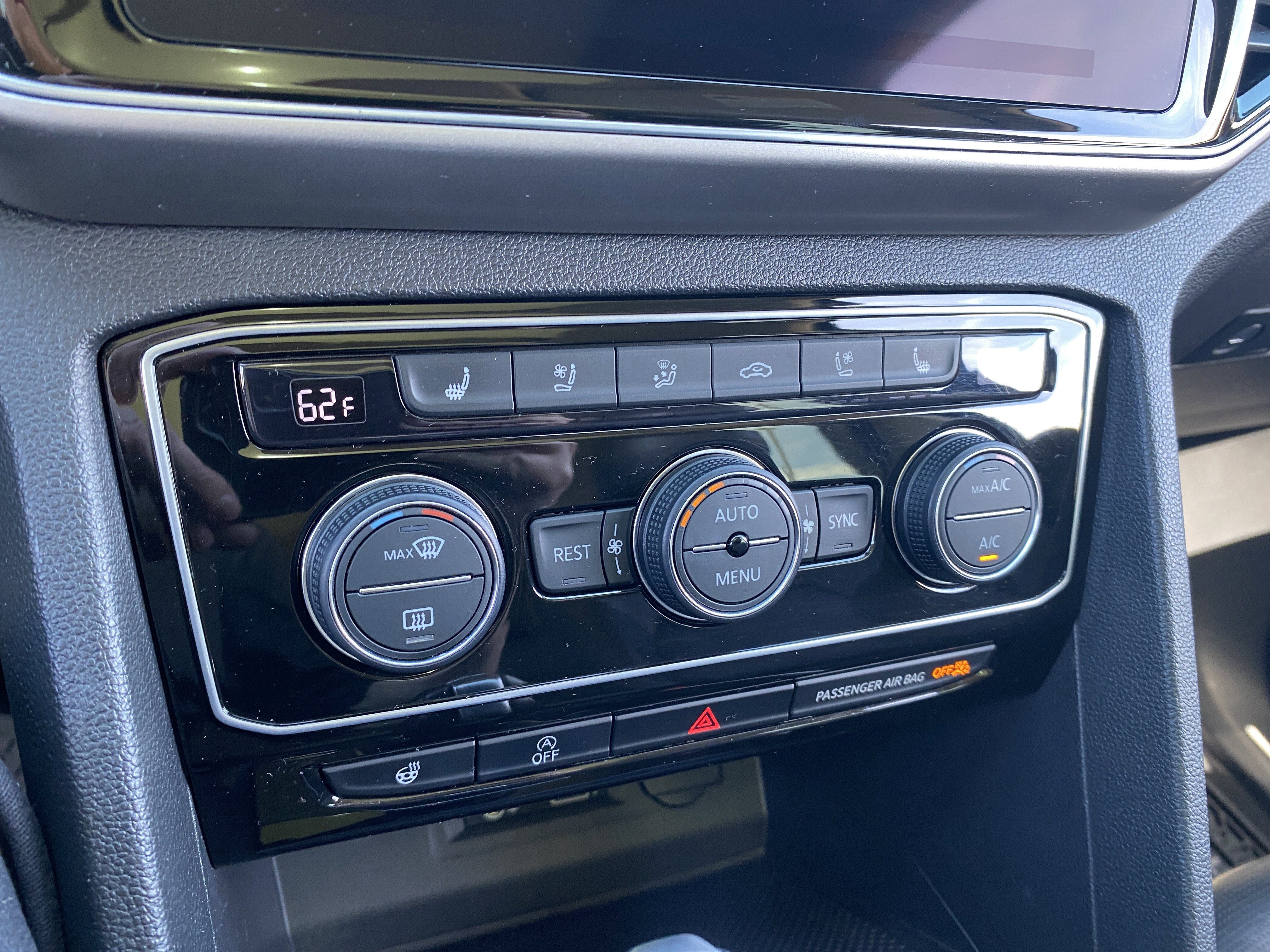 Used 2018 Volkswagen Atlas SEL Premium image 22