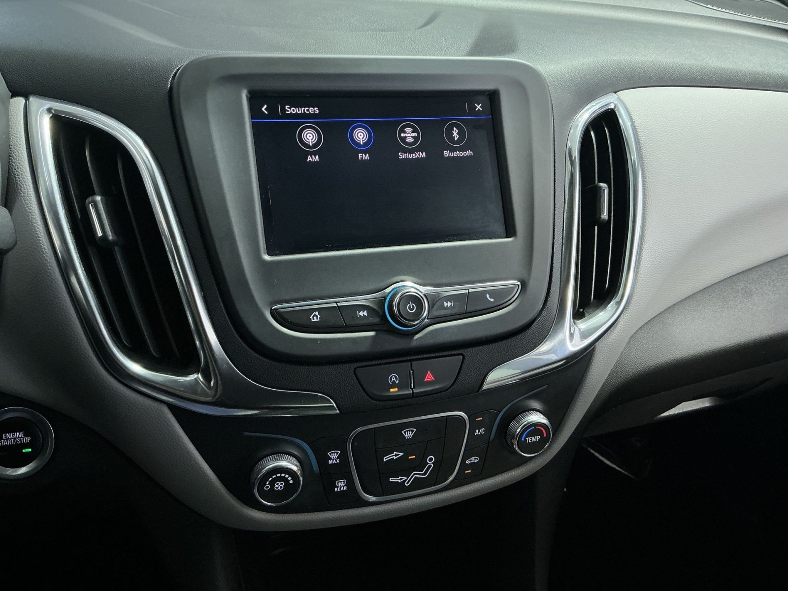 Used 2024 Chevrolet Equinox LS w/ LS Convenience Package FWD image 19