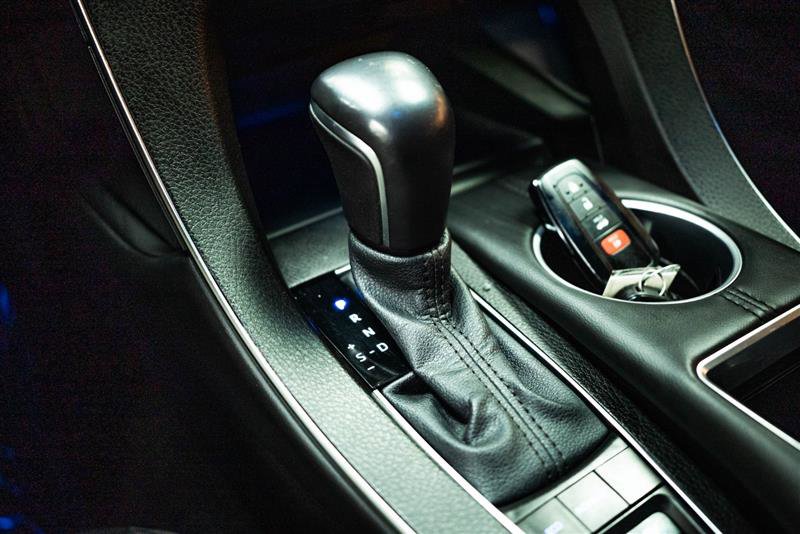 Used 2022 Toyota Avalon XSE w/ Carpet Mat Package (TMS) image 21