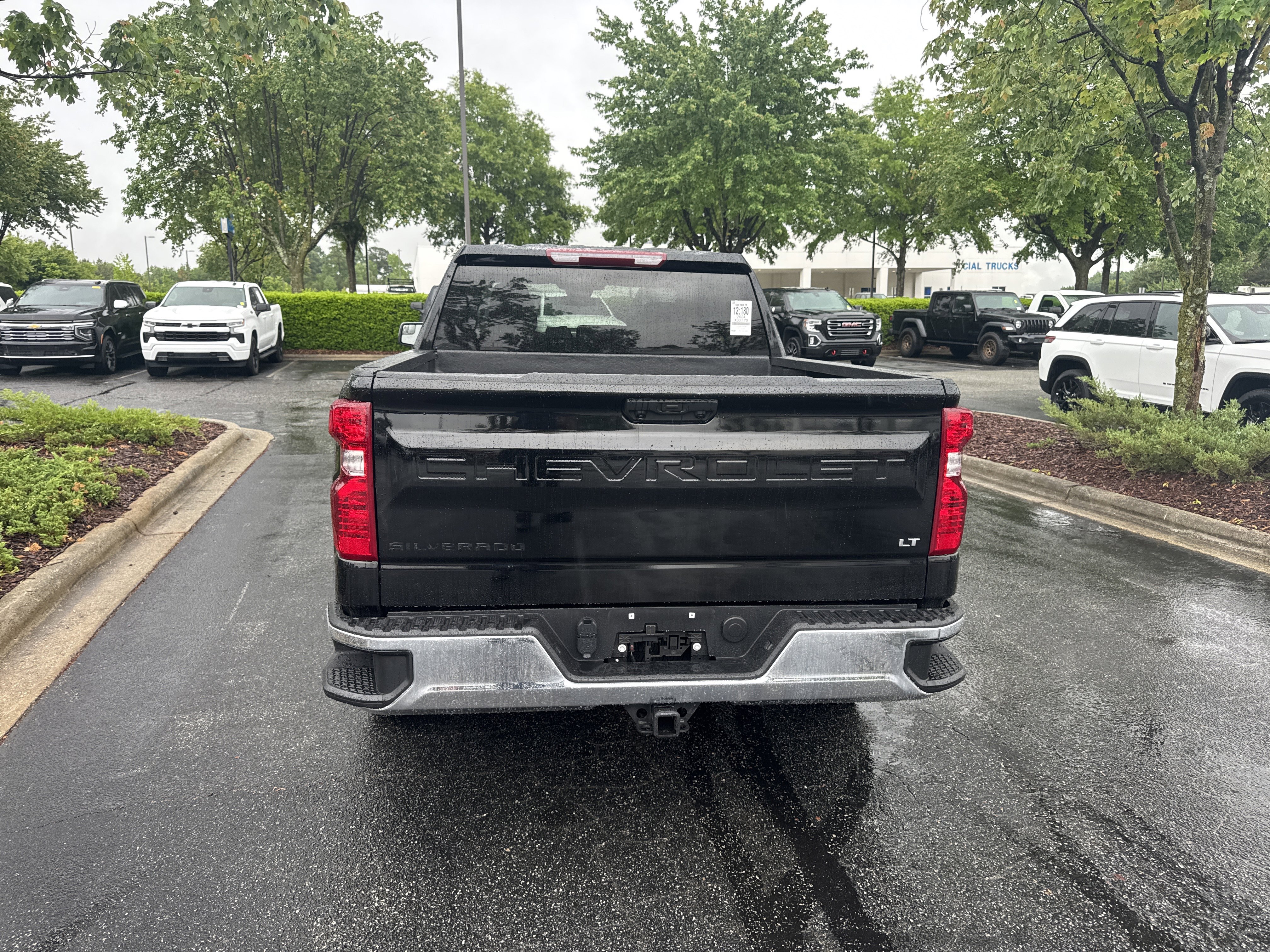 Used 2024 Chevrolet Silverado 1500 LT AWD/4WD image 9