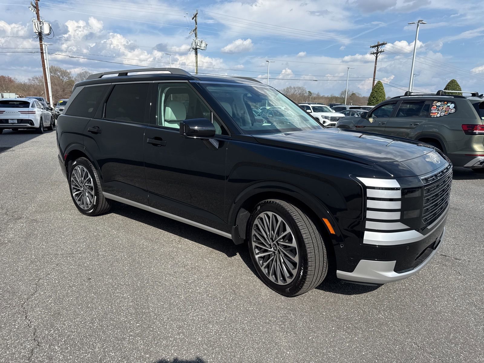 Used 2026 Hyundai Palisade Calligraphy image 3