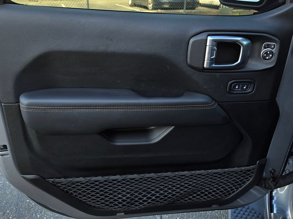 Used 2021 Jeep Wrangler Unlimited Sahara AWD/4WD image 12