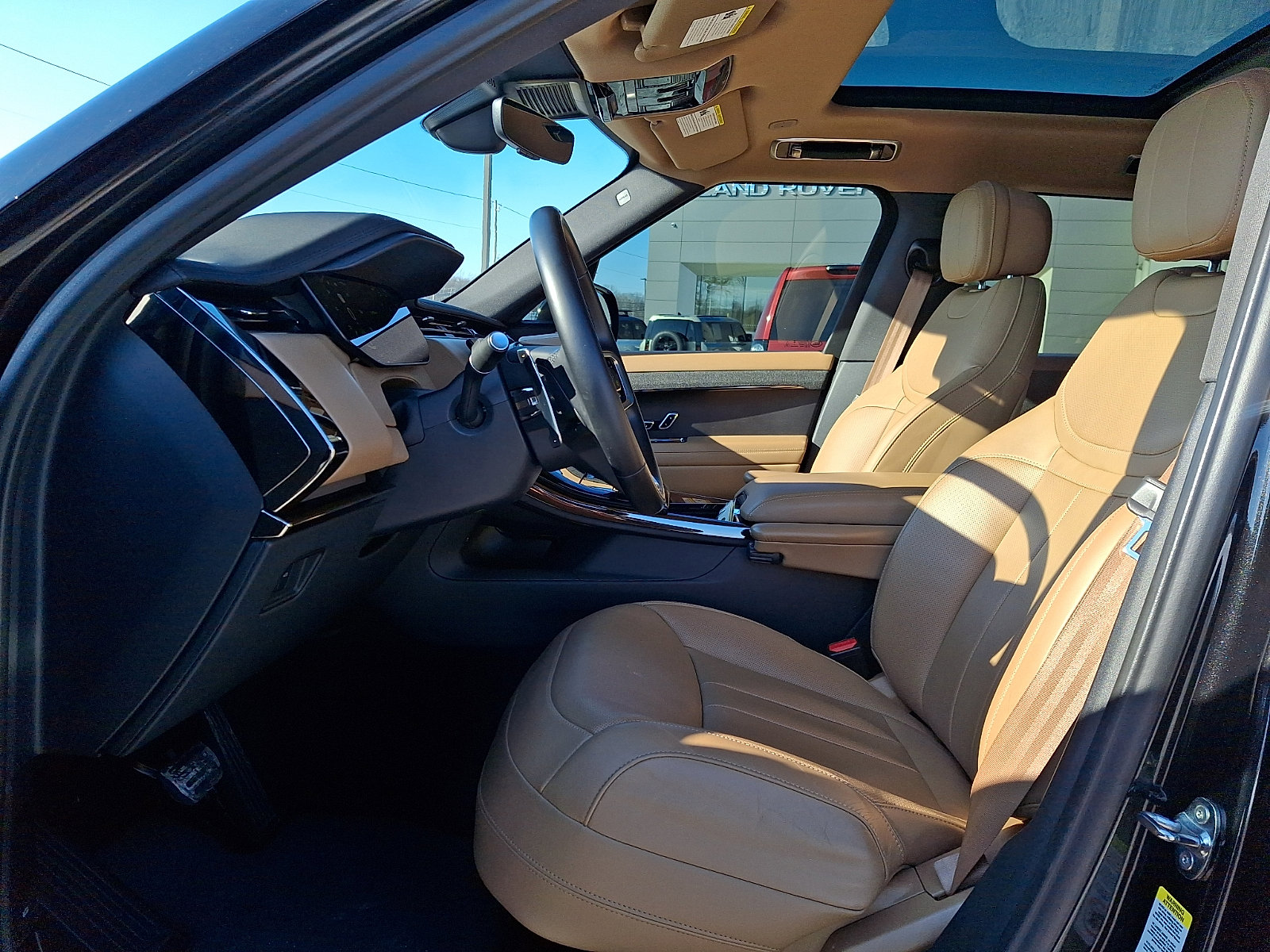 Used 2024 Land Rover Range Rover Sport SE image 13