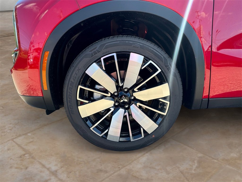 New 2026 Mitsubishi Outlander SE image 14