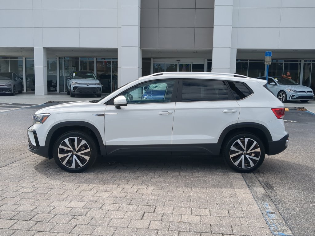 Certified 2022 Volkswagen Taos SE FWD image 6