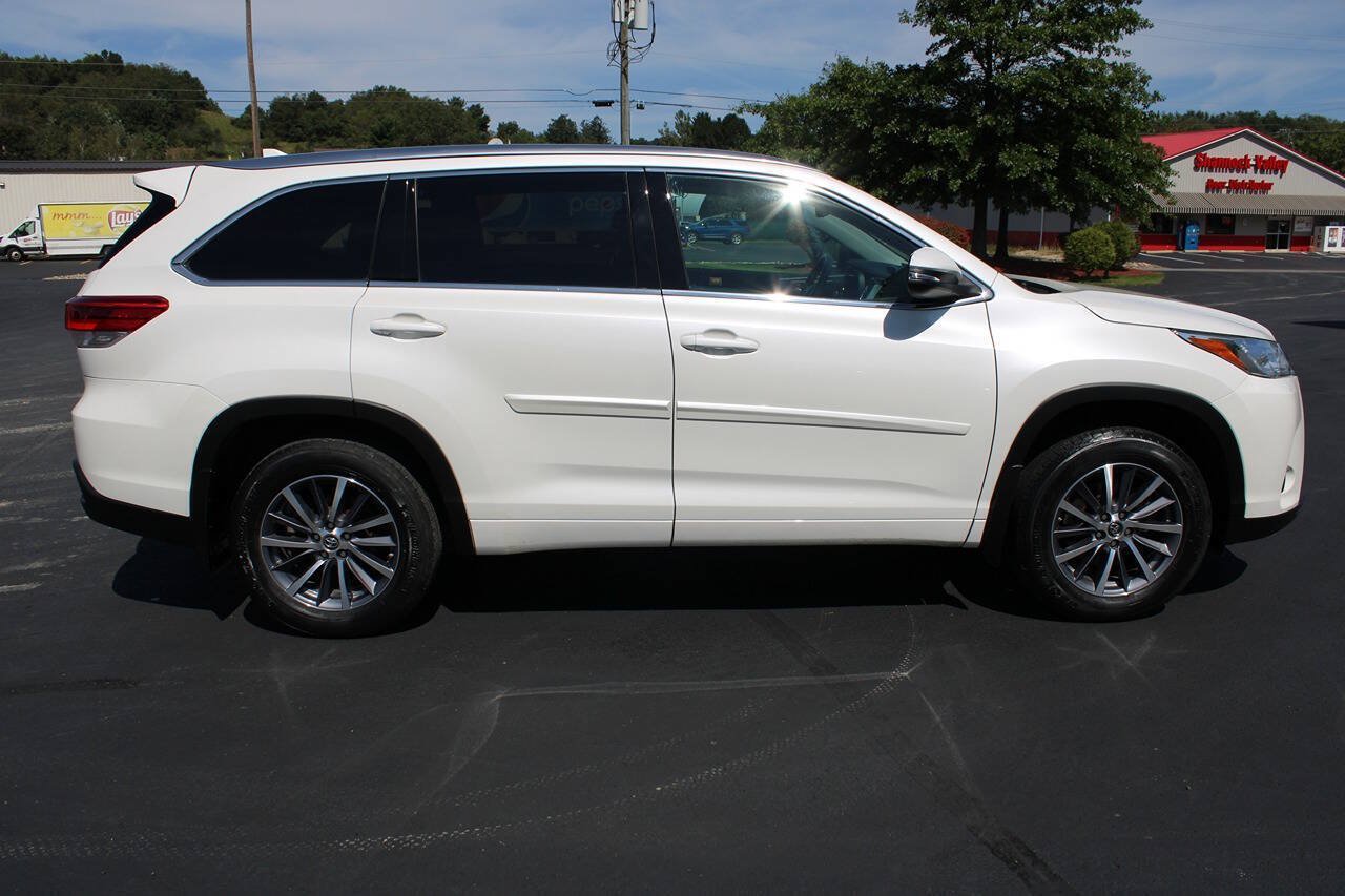 Used 2018 Toyota Highlander XLE AWD/4WD image 7