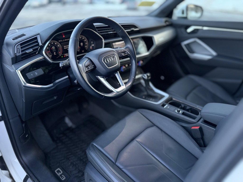 Used 2023 Audi Q3 2.0T Premium Plus w/ Premium Plus Package image 14