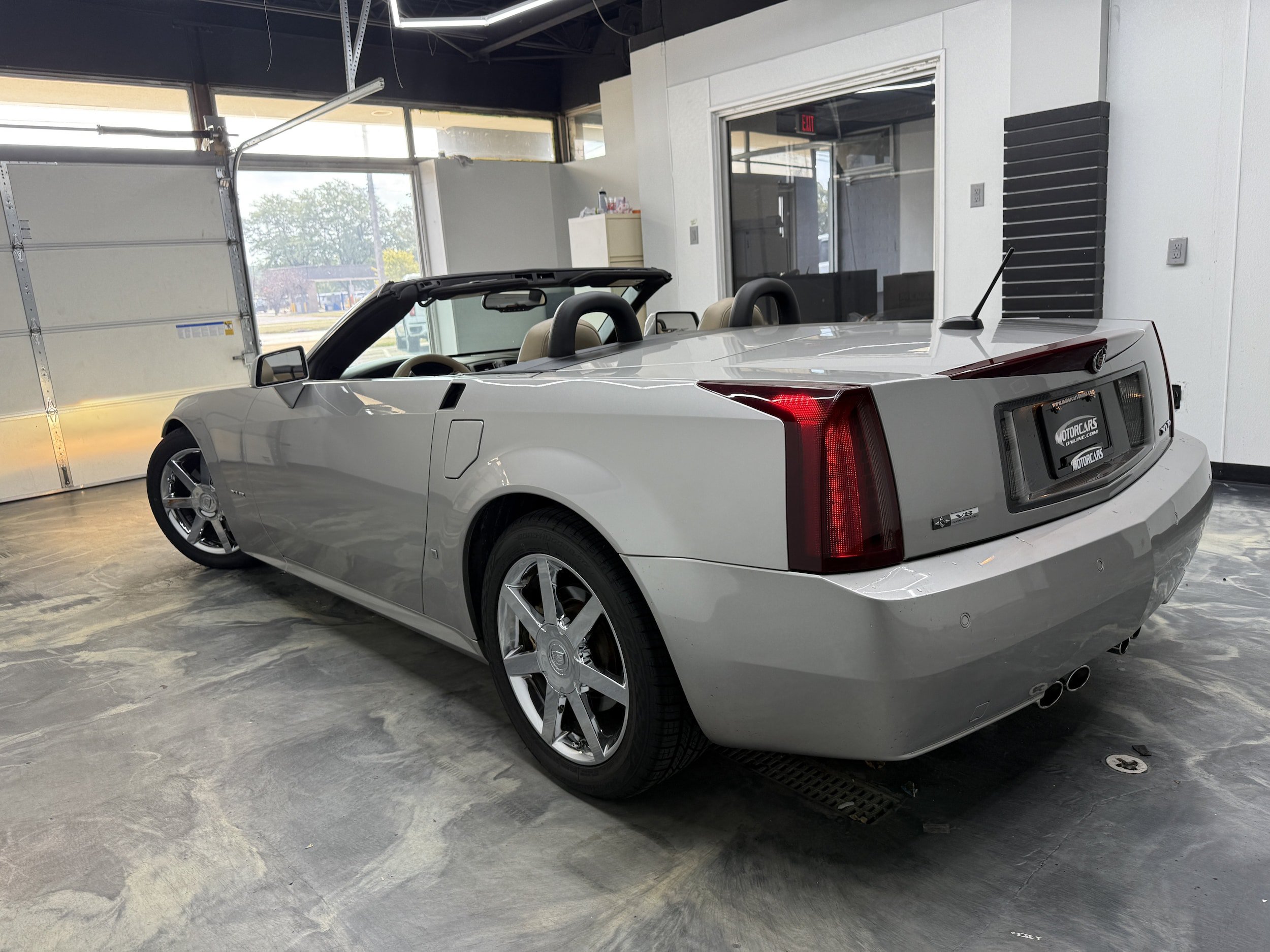 Used 2008 Cadillac XLR RWD image 5