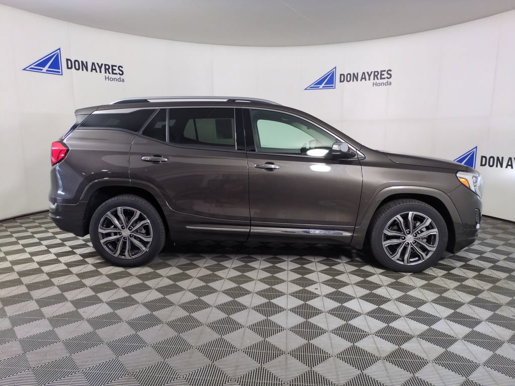 Used 2019 GMC Terrain Denali w/ LPO, Floor Liner Package FWD image 6