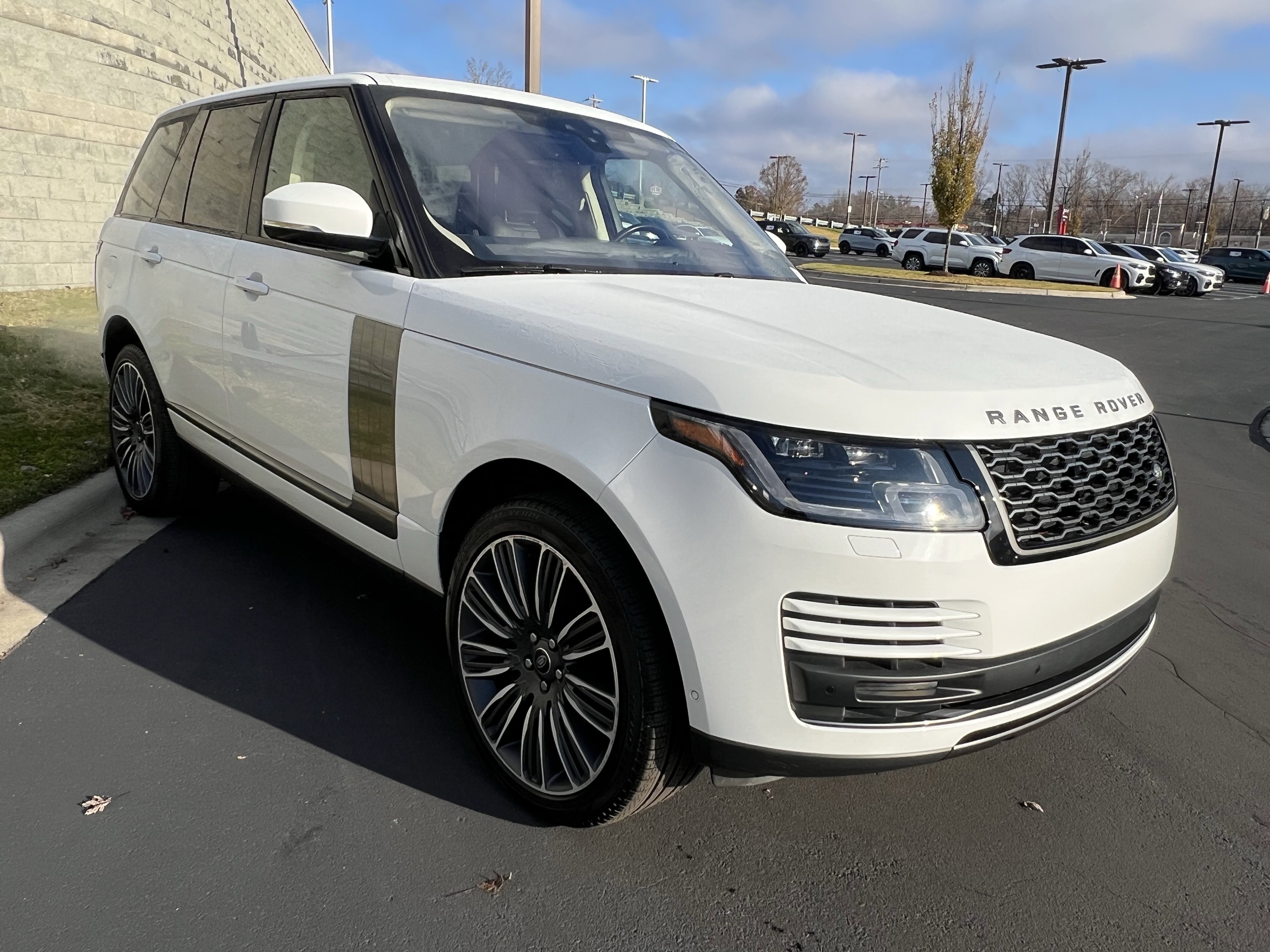Certified 2022 Land Rover Range Rover P525 Westminster Edition image 8