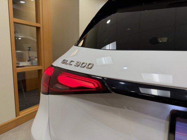 Certified 2025 Mercedes-Benz GLC 300 image 25