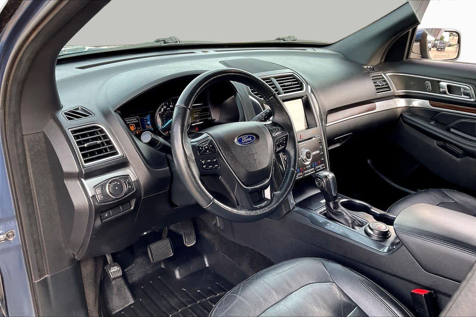 Used 2018 Ford Explorer Limited AWD/4WD image 18