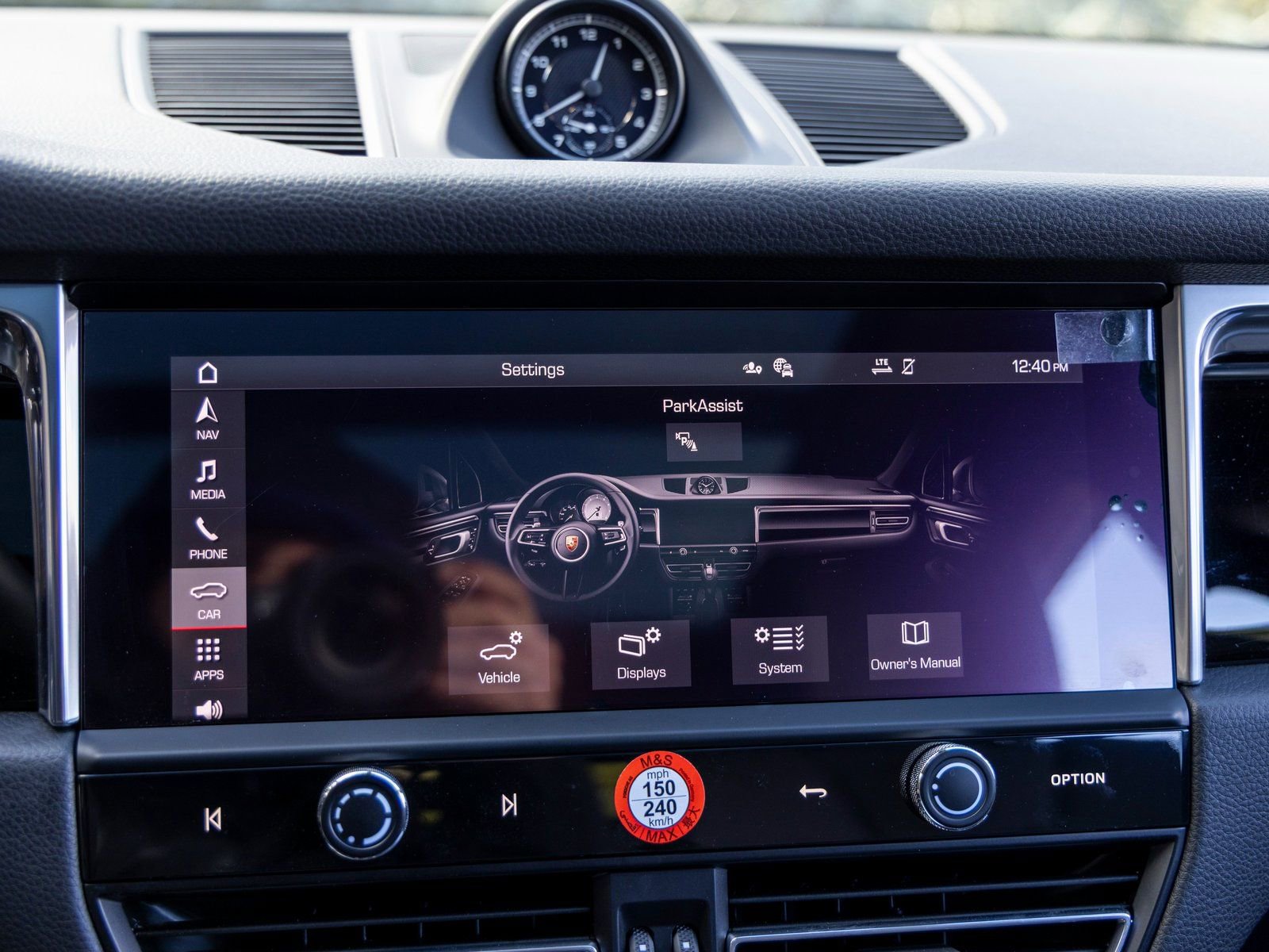 Certified 2025 Porsche Macan image 36