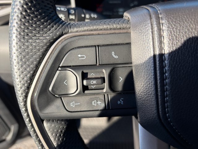Used 2025 Toyota Tundra Limited AWD/4WD image 32