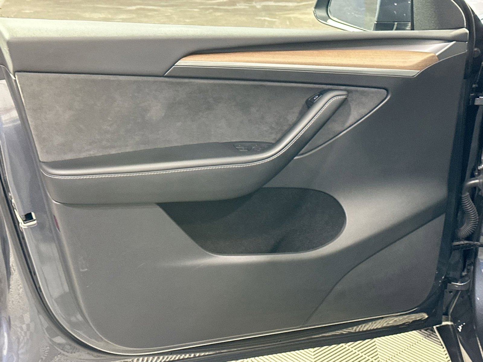 Used 2023 Tesla Model Y Long Range image 15