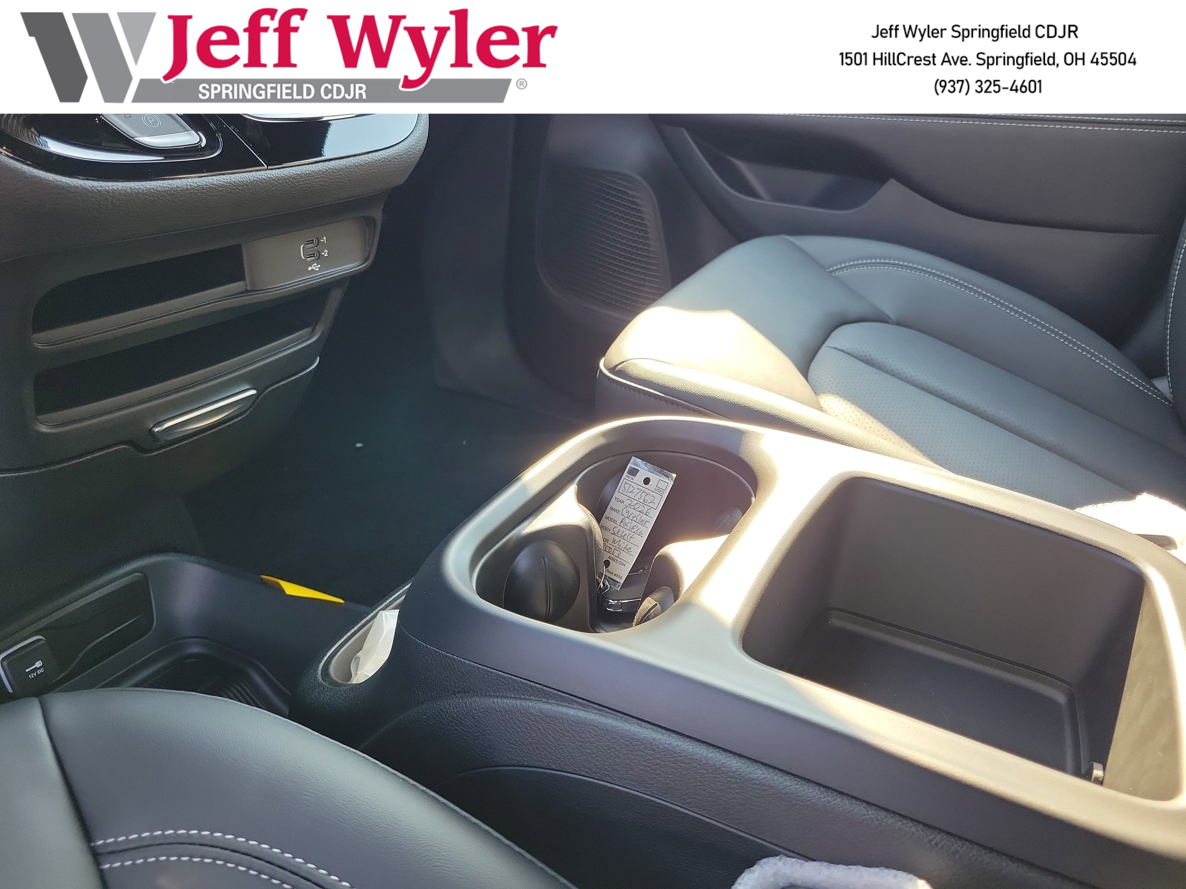 New 2026 Chrysler Pacifica Select image 13