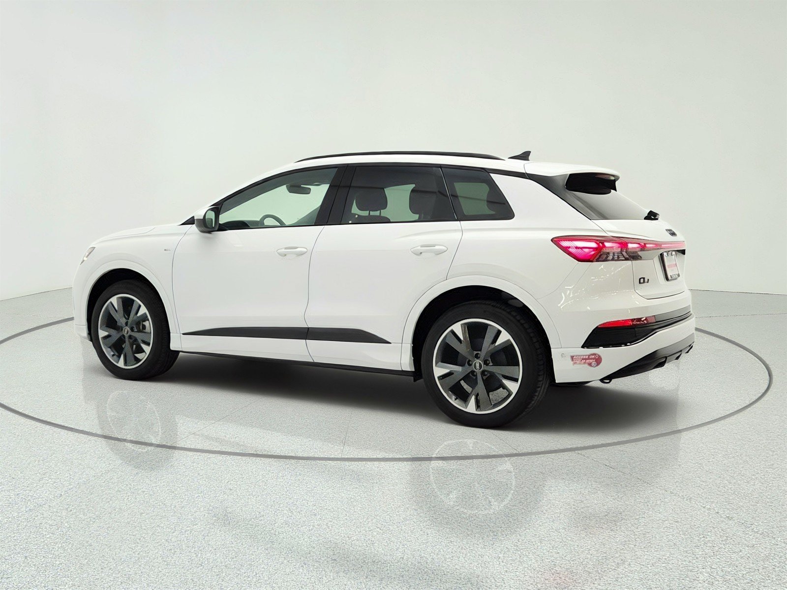 Used 2023 Audi Q4 e-tron Premium Plus w/ Premium Plus AWD/4WD image 7