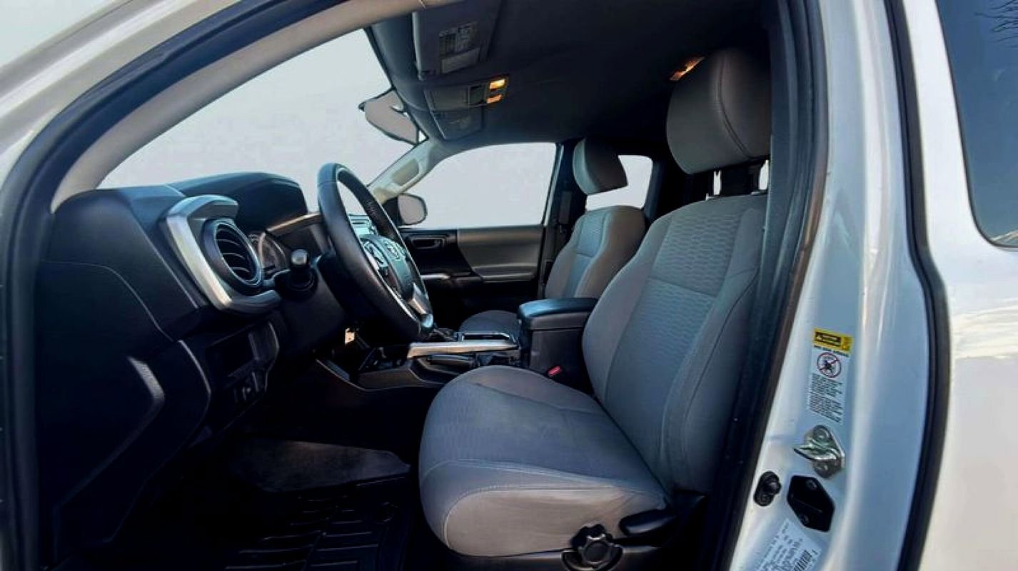 Used 2017 Toyota Tacoma SR5 image 14