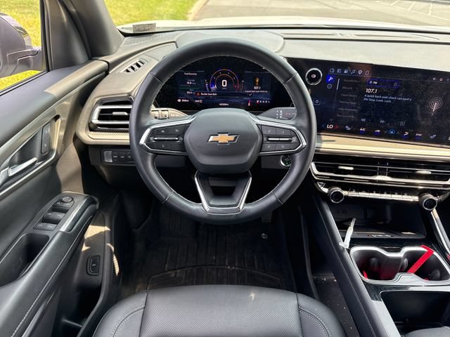 Used 2025 Chevrolet Traverse LT w/ Sun and Wheel Package AWD/4WD image 19