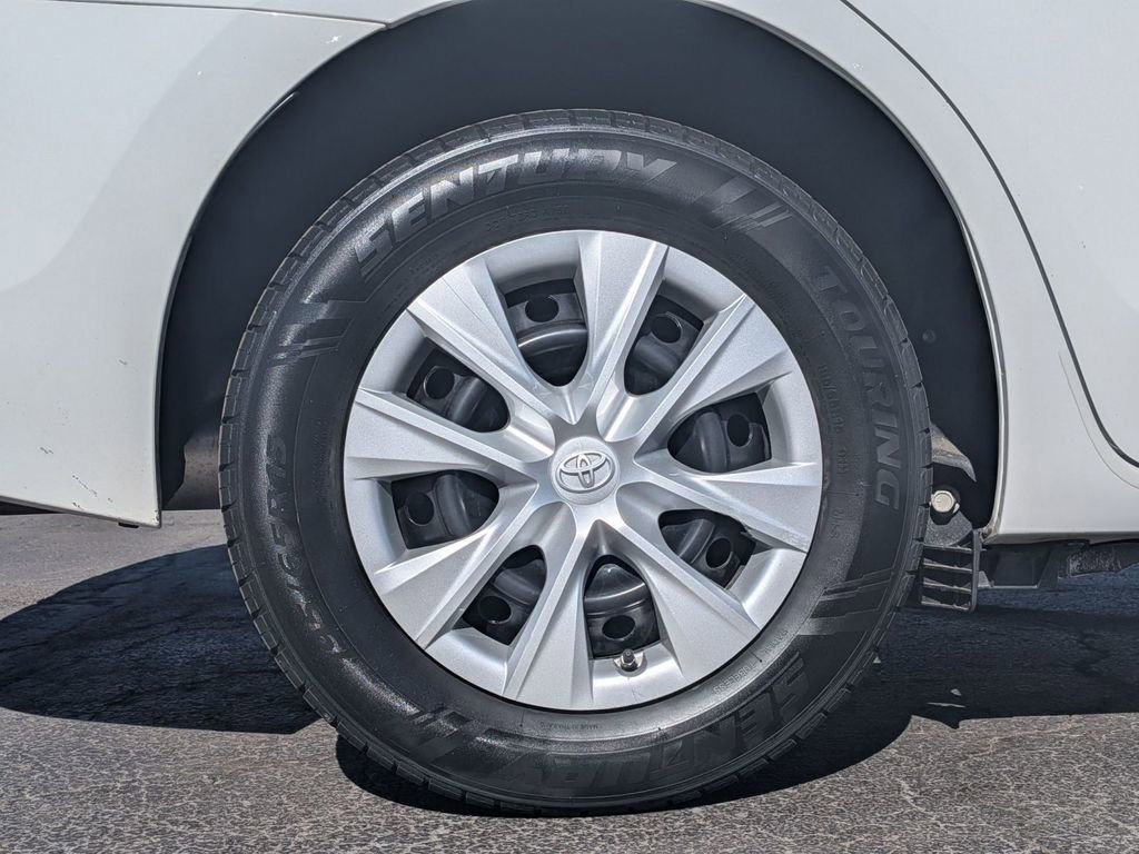 Used 2014 Toyota Corolla L FWD image 12