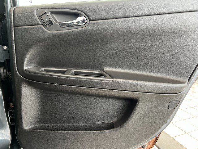 Used 2011 Chevrolet Impala LT image 32