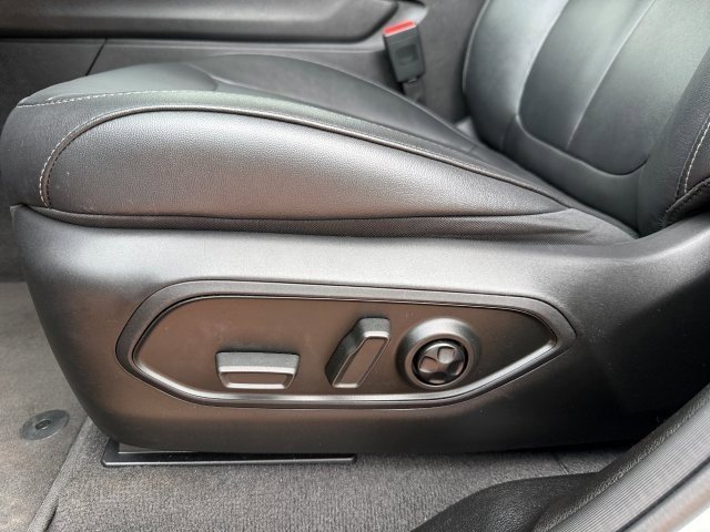 Used 2022 Jeep Grand Cherokee L Limited image 13