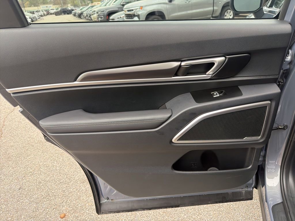 Certified 2025 Kia Telluride S image 24