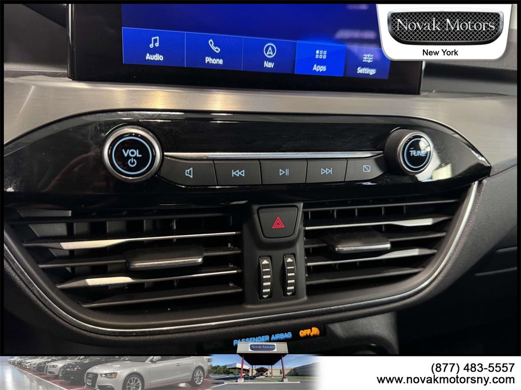 Used 2022 Ford Escape Titanium image 23