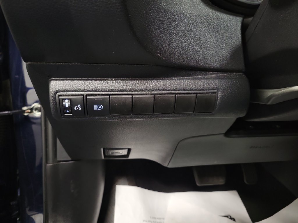 Used 2021 Toyota Corolla SE w/ Carpet Mat Package (TMS) FWD image 26
