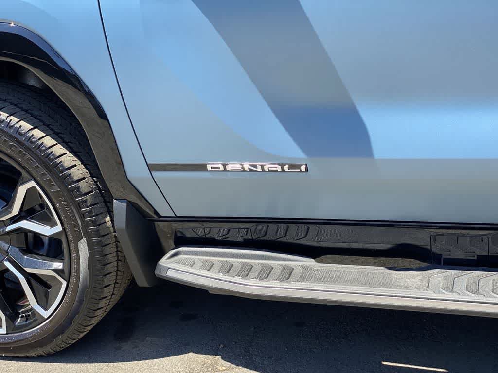Used 2025 GMC Sierra EV Denali AWD/4WD image 10