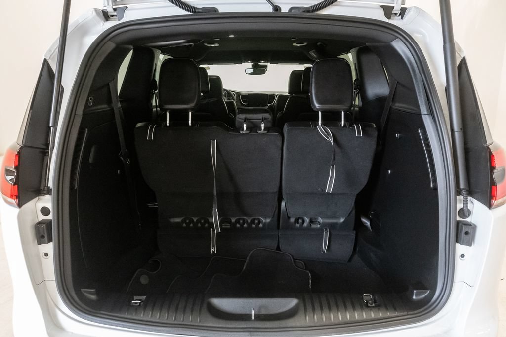 New 2026 Chrysler Pacifica Select FWD image 31