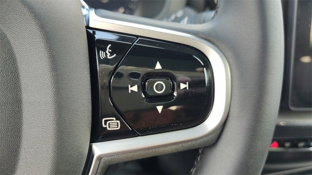 New 2026 Volvo XC60 B5 Ultra w/ Climate Package image 15