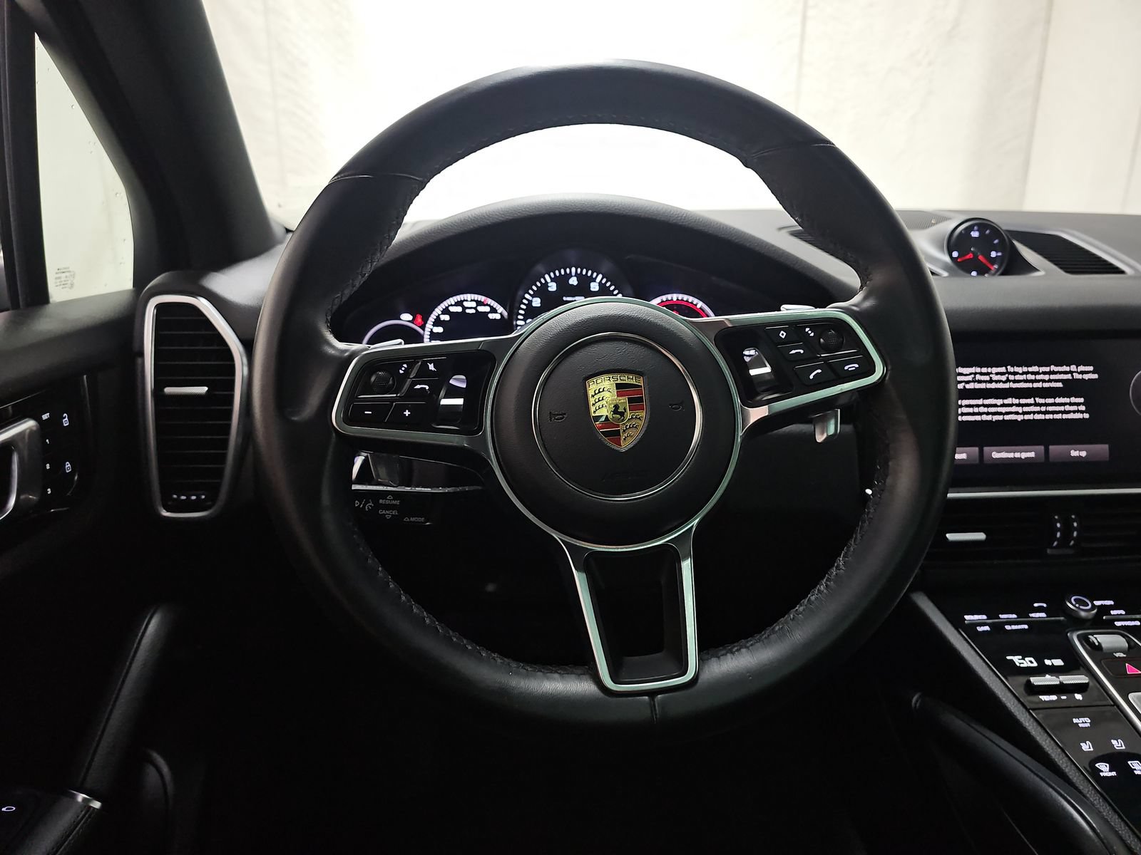 Used 2023 Porsche Cayenne AWD/4WD image 13