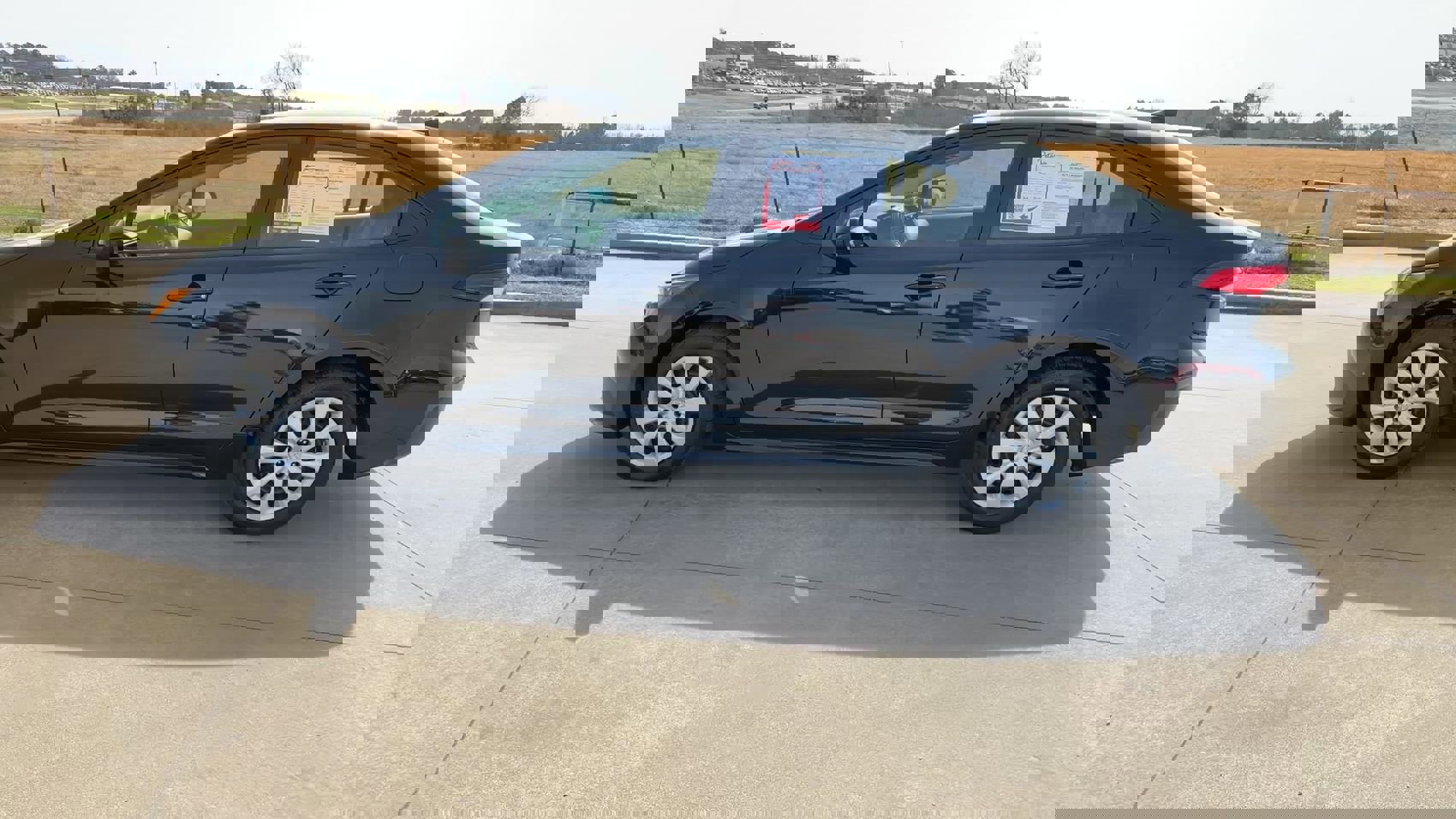 Used 2024 Toyota Corolla LE FWD image 6