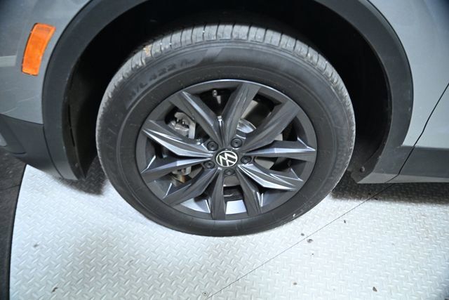 Used 2022 Volkswagen Tiguan SE image 18
