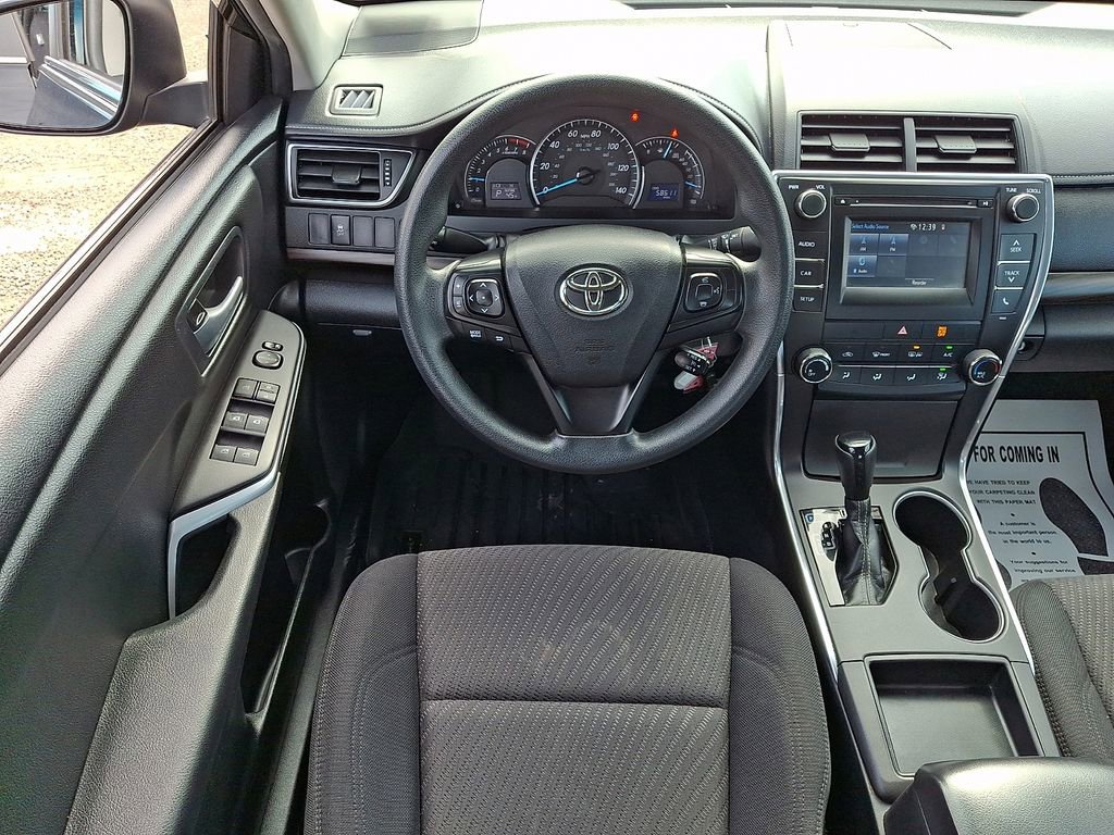 Used 2015 Toyota Camry LE image 11