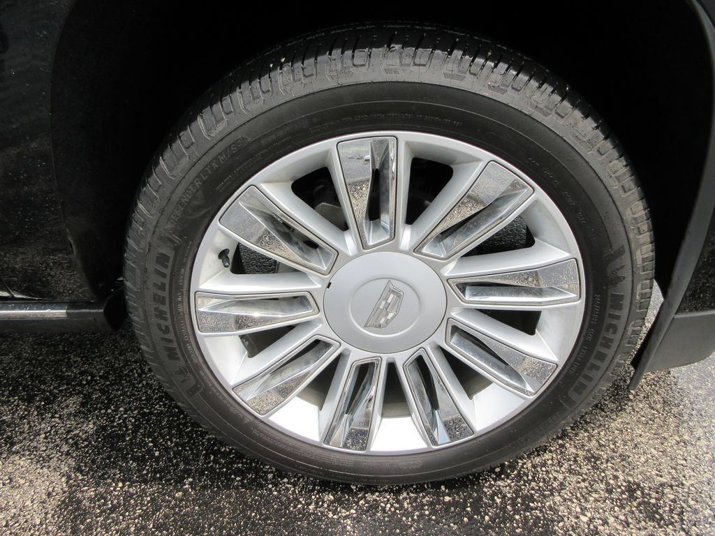 Certified 2018 Cadillac Escalade Platinum AWD/4WD image 9