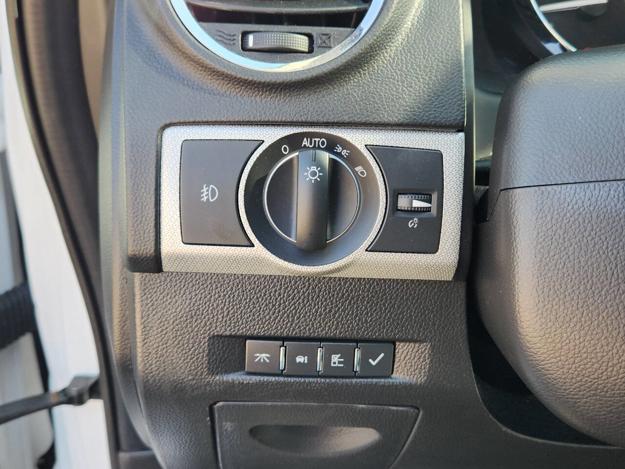 Used 2012 Chevrolet Captiva Sport LT w/ Convenience Package image 19