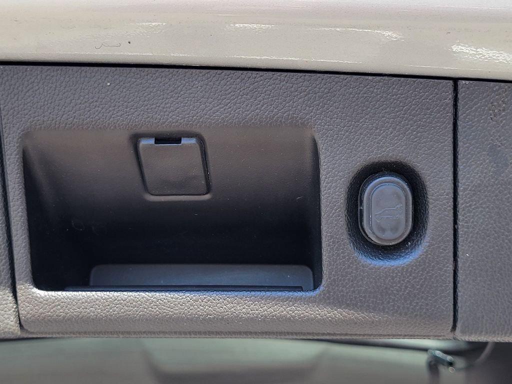 Used 2016 GMC Yukon SLE w/ Convenience Package image 13