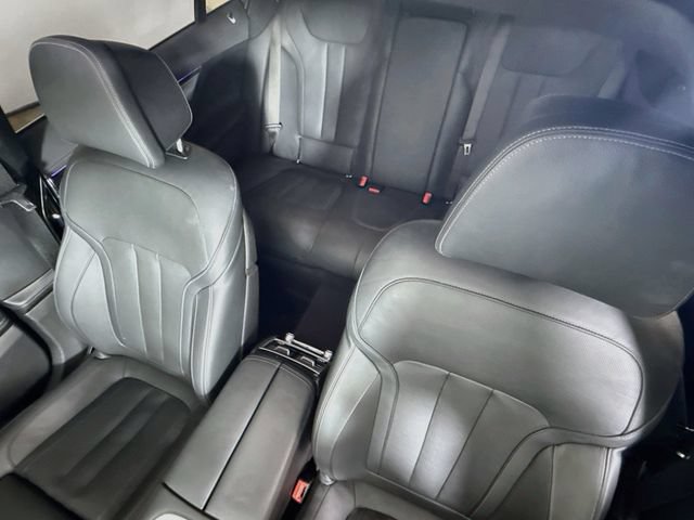 Used 2022 BMW 740i w/ M Sport Package RWD image 14