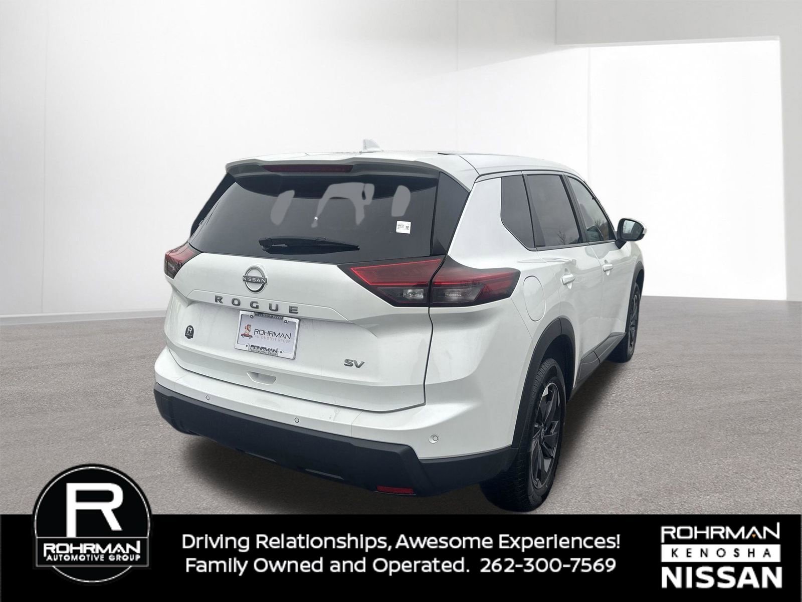 Used 2024 Nissan Rogue SV image 4