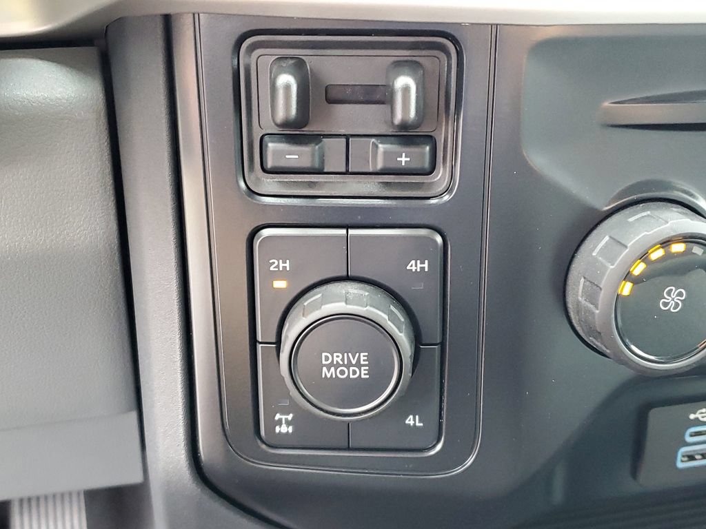 Used 2025 Ford F350 XLT w/ FX4 Off-Road Package AWD/4WD image 24