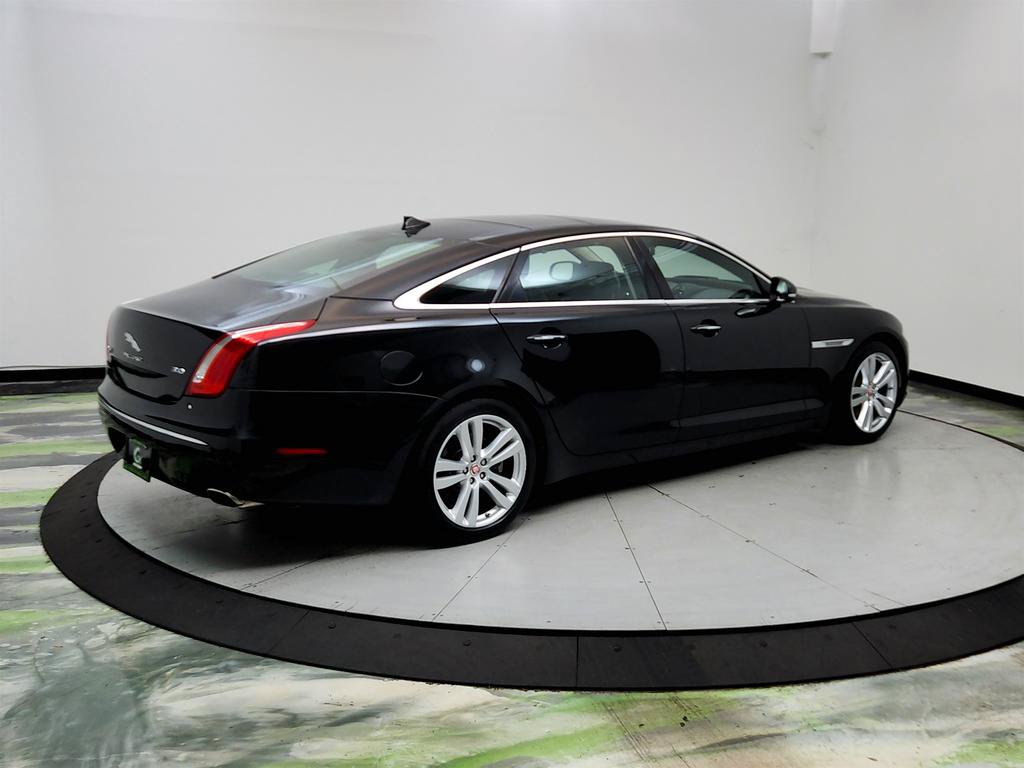 Used 2015 Jaguar XJ L Portfolio RWD image 5