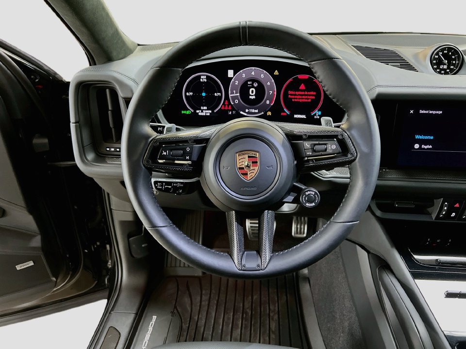 Certified 2025 Porsche Cayenne GTS AWD/4WD image 12