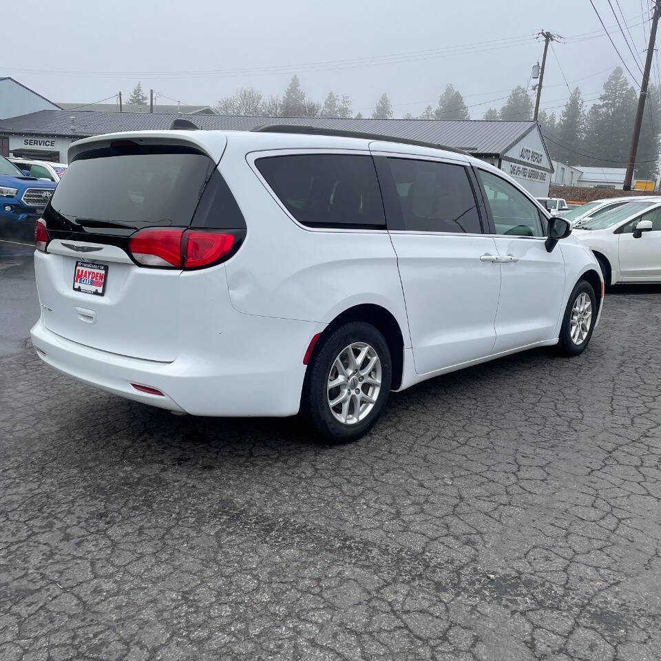 Used 2021 Chrysler Voyager Lxi image 5