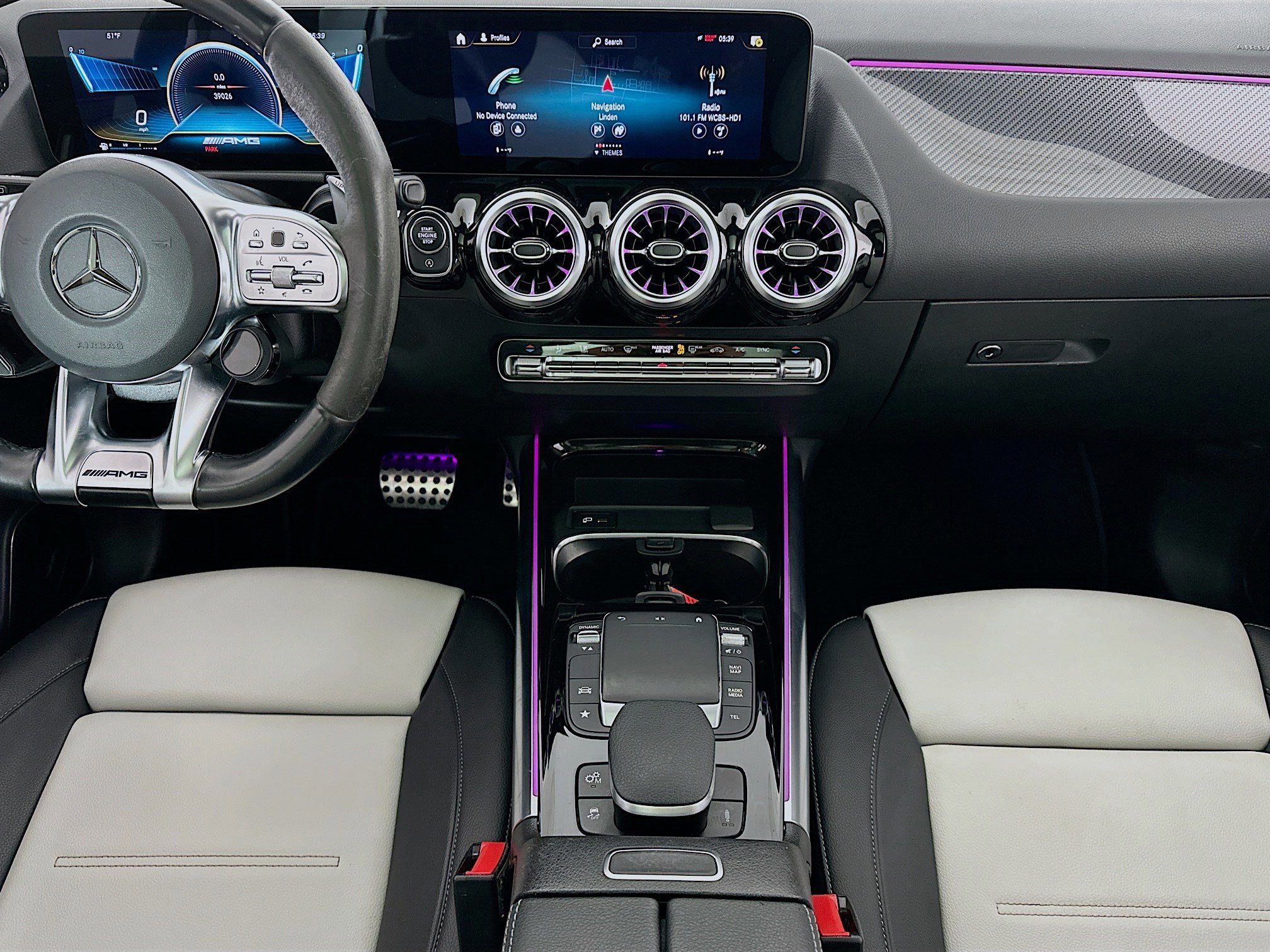 Used 2022 Mercedes-Benz GLA 35 AMG 4MATIC w/ Premium Package image 11