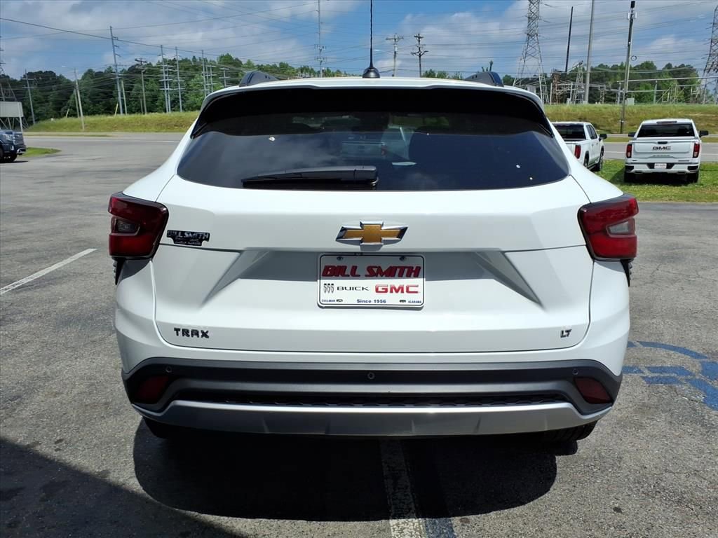 Used 2024 Chevrolet Trax LT w/ Driver Confidence Package FWD image 6