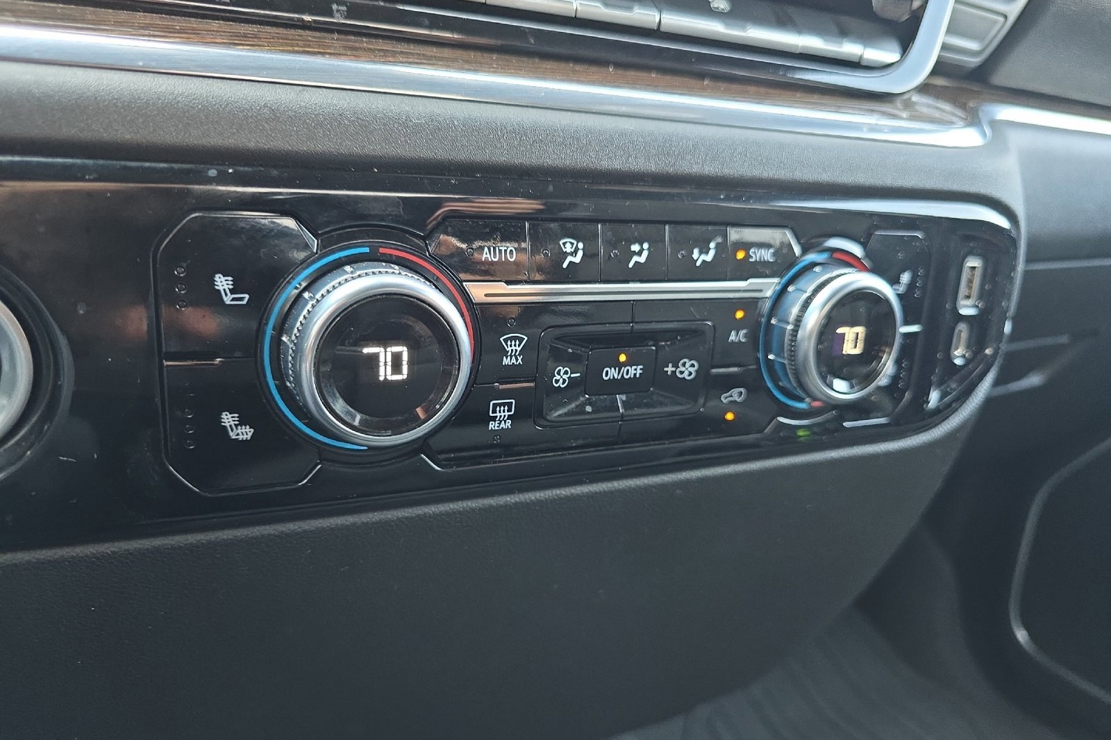 Used 2023 GMC Sierra 1500 Elevation image 26