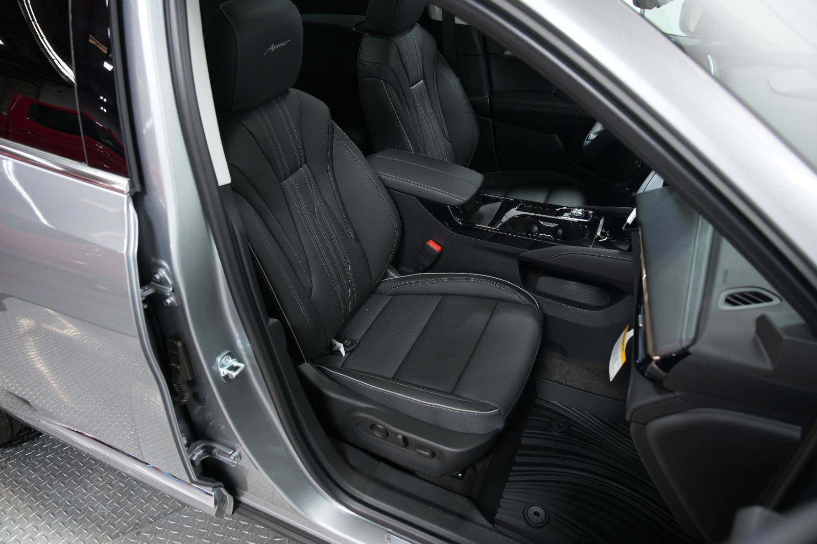 New 2026 Buick Envision Avenir image 15