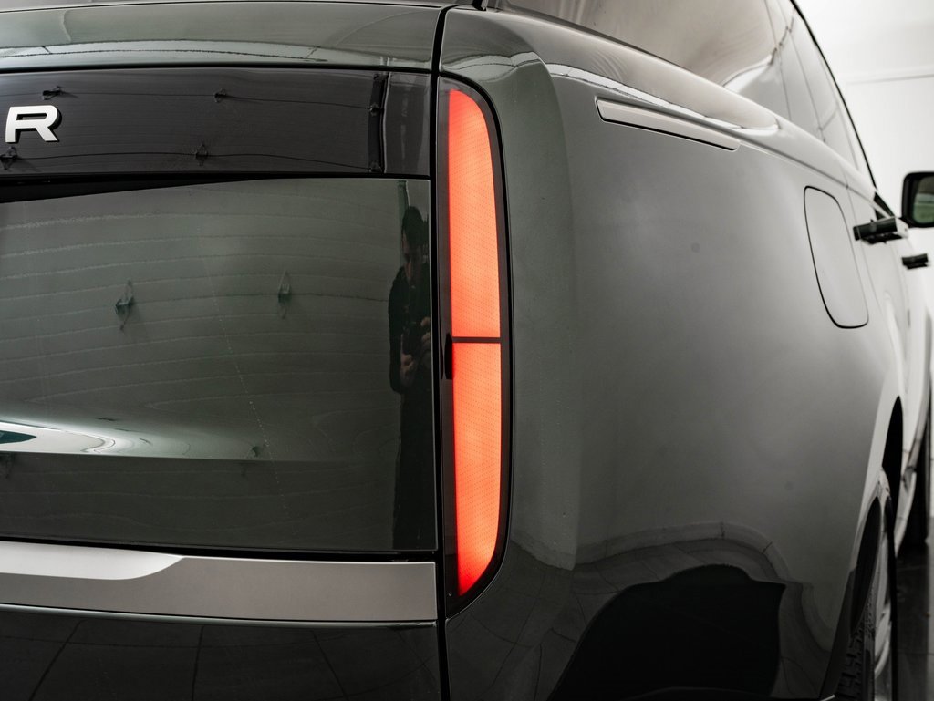 New 2026 Land Rover Range Rover SE image 9